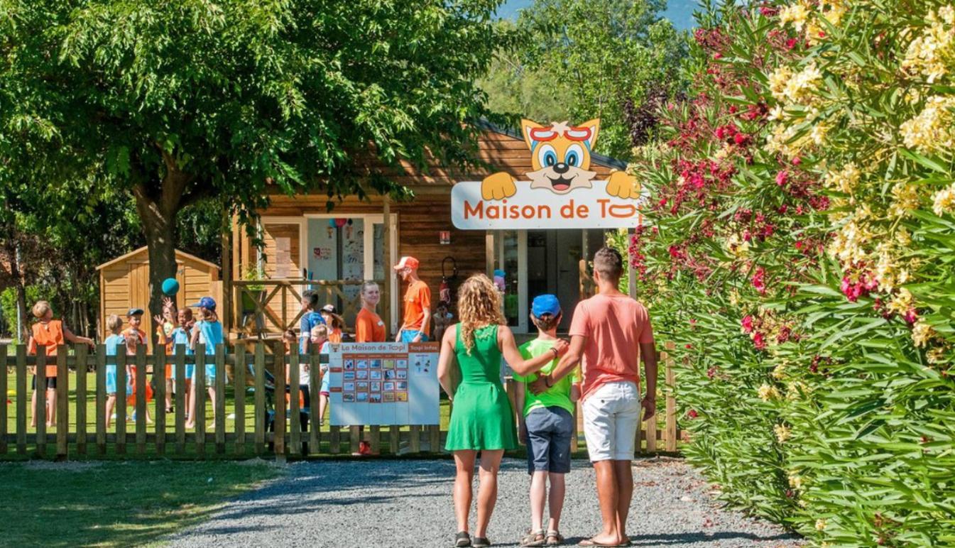 Le Neptune 4 Etoiles Camping *